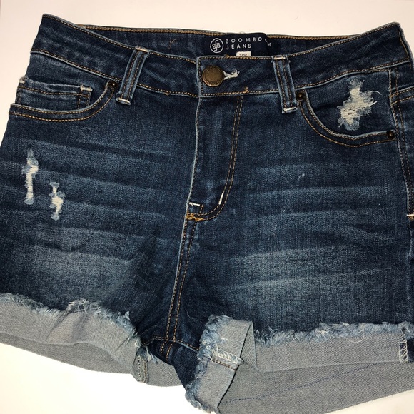 SOLD denim shorts medium wash - Picture 1 of 2